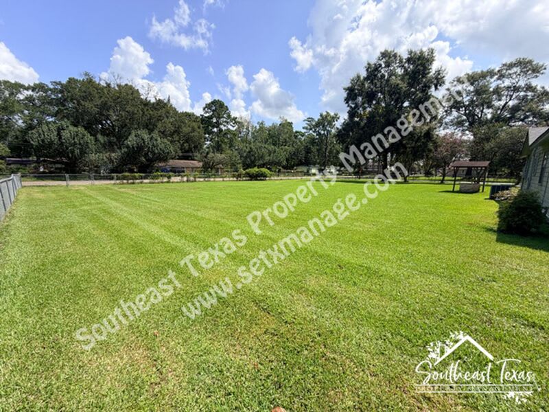 1295 Archie Street – photo 2