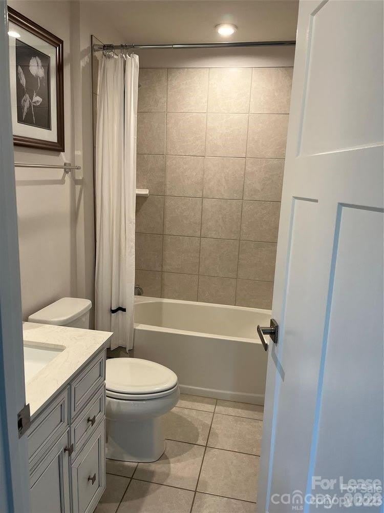 414 Lahinch Drive – photo 4