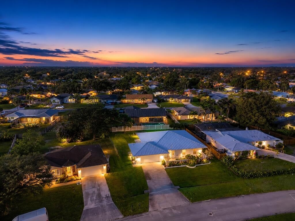 651 SE DEGAN Drive – photo 5
