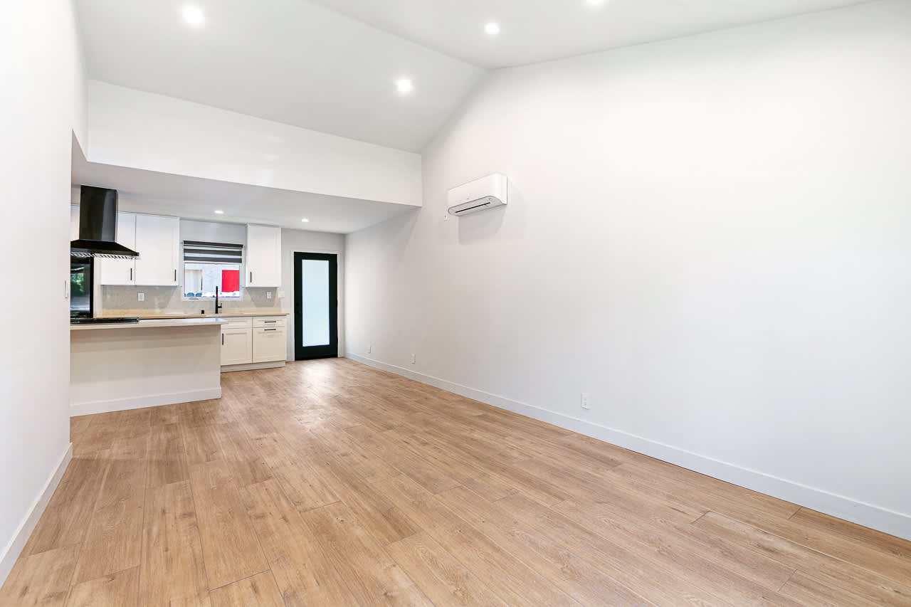 10418 Regent St – photo 3
