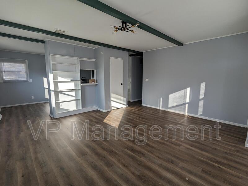1536 Spring St – photo 2