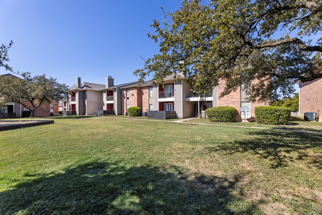 Regal Crossing Apartments – photo 4