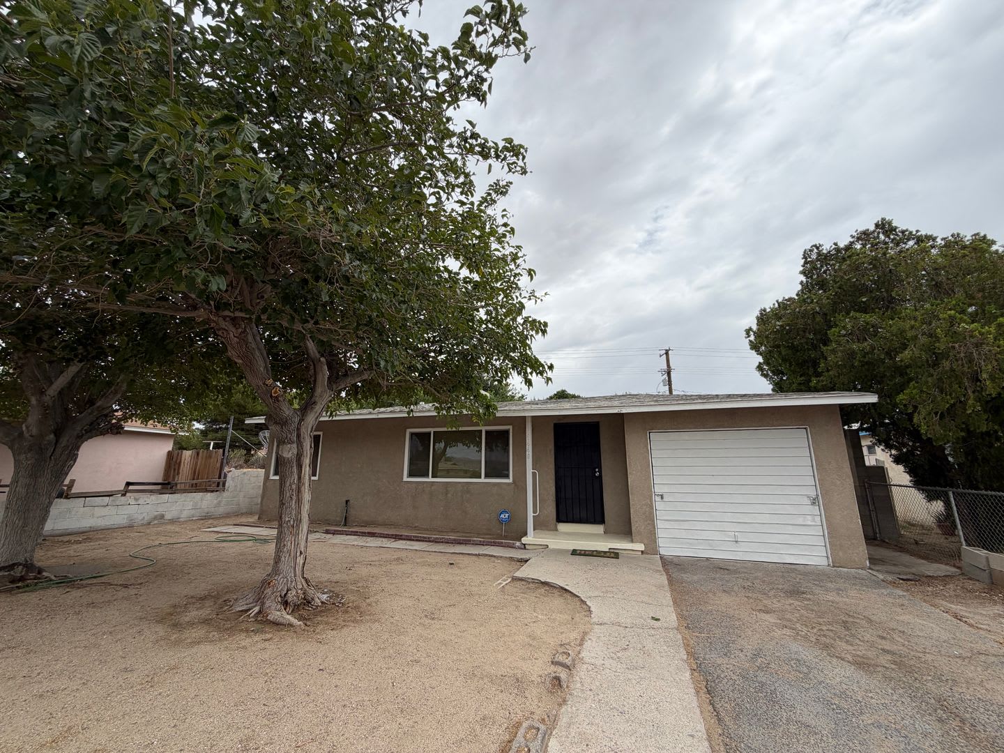 Move In Special 1 2 Off 1St Month S Rent Oac 650 Credit Score On A 1 Year Lease 4 Bedroom 2 Bathroom House With Fenced Yard 1 Car Garage – photo 3