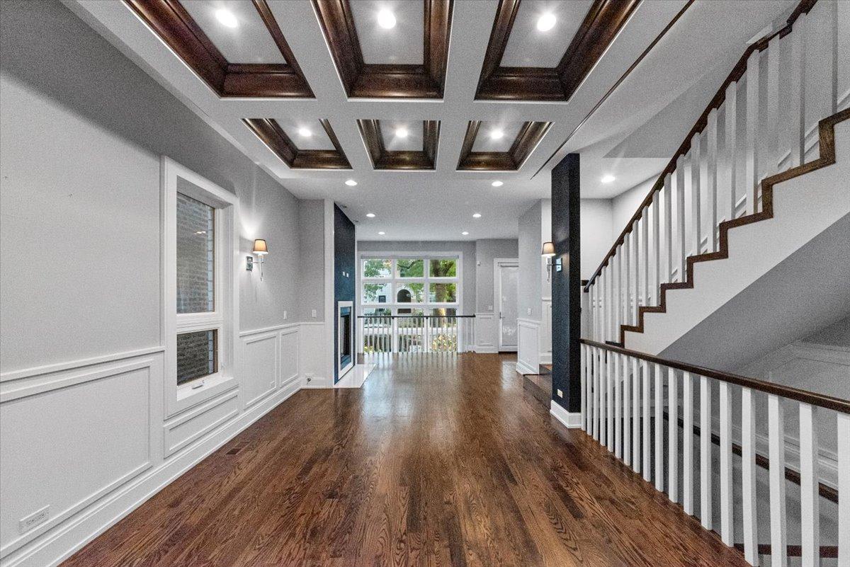 1838 W Erie St – photo 1