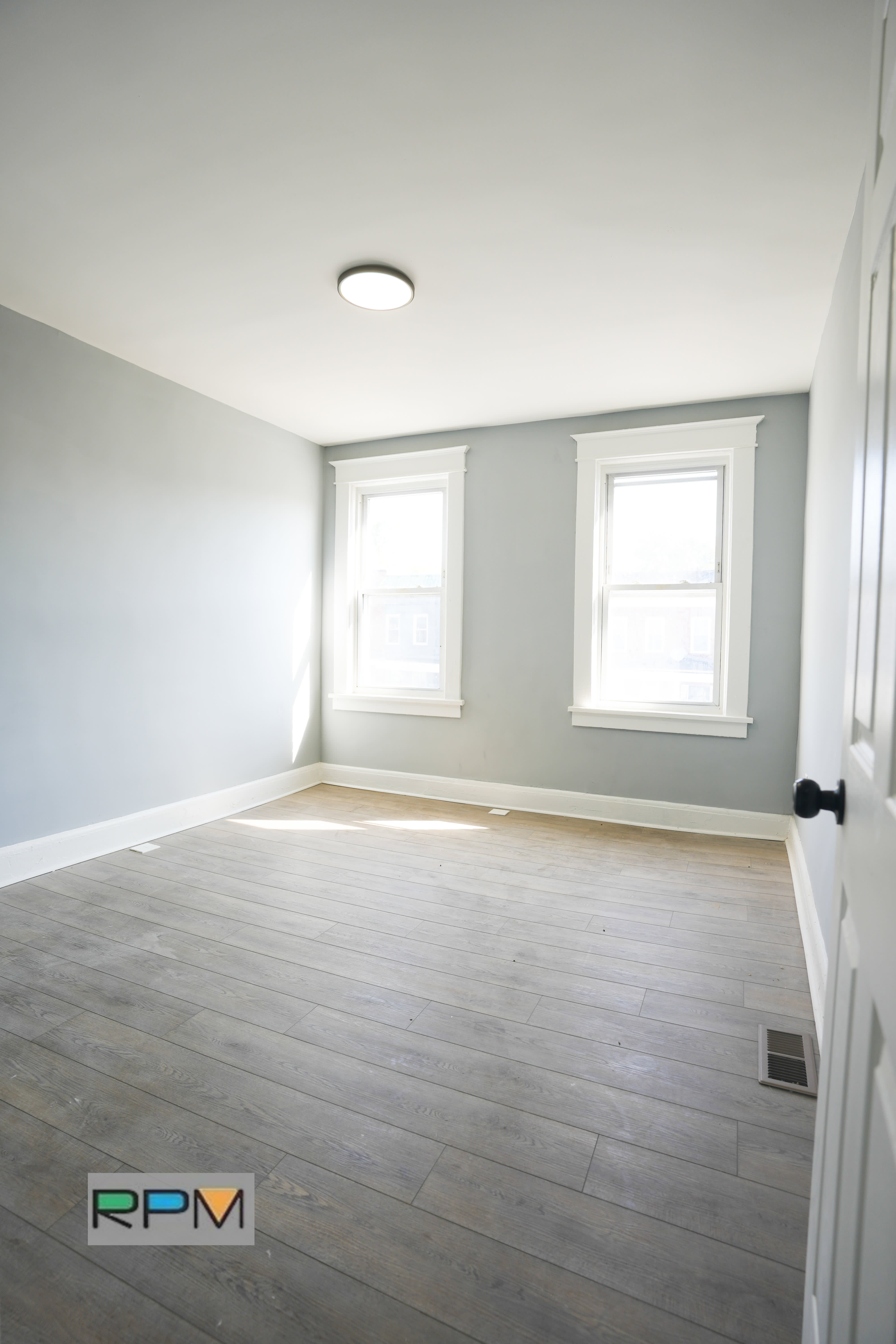 4904 Queensberry Ave – photo 5