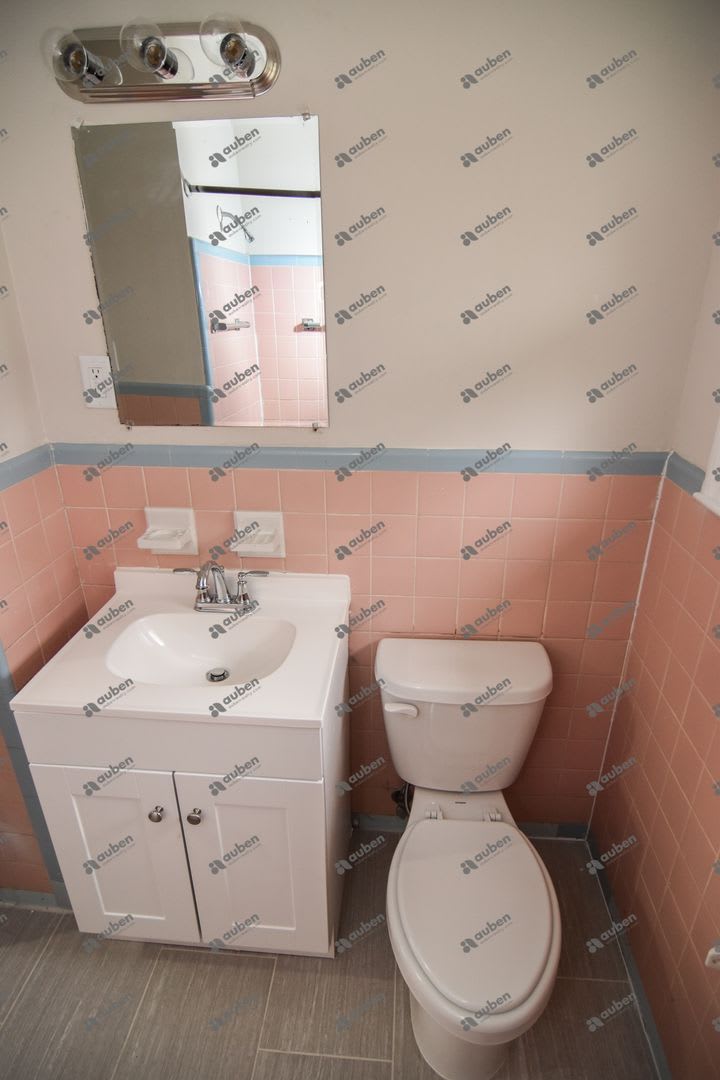 1 100 3 Br 1 Ba Move In Ready – photo 4