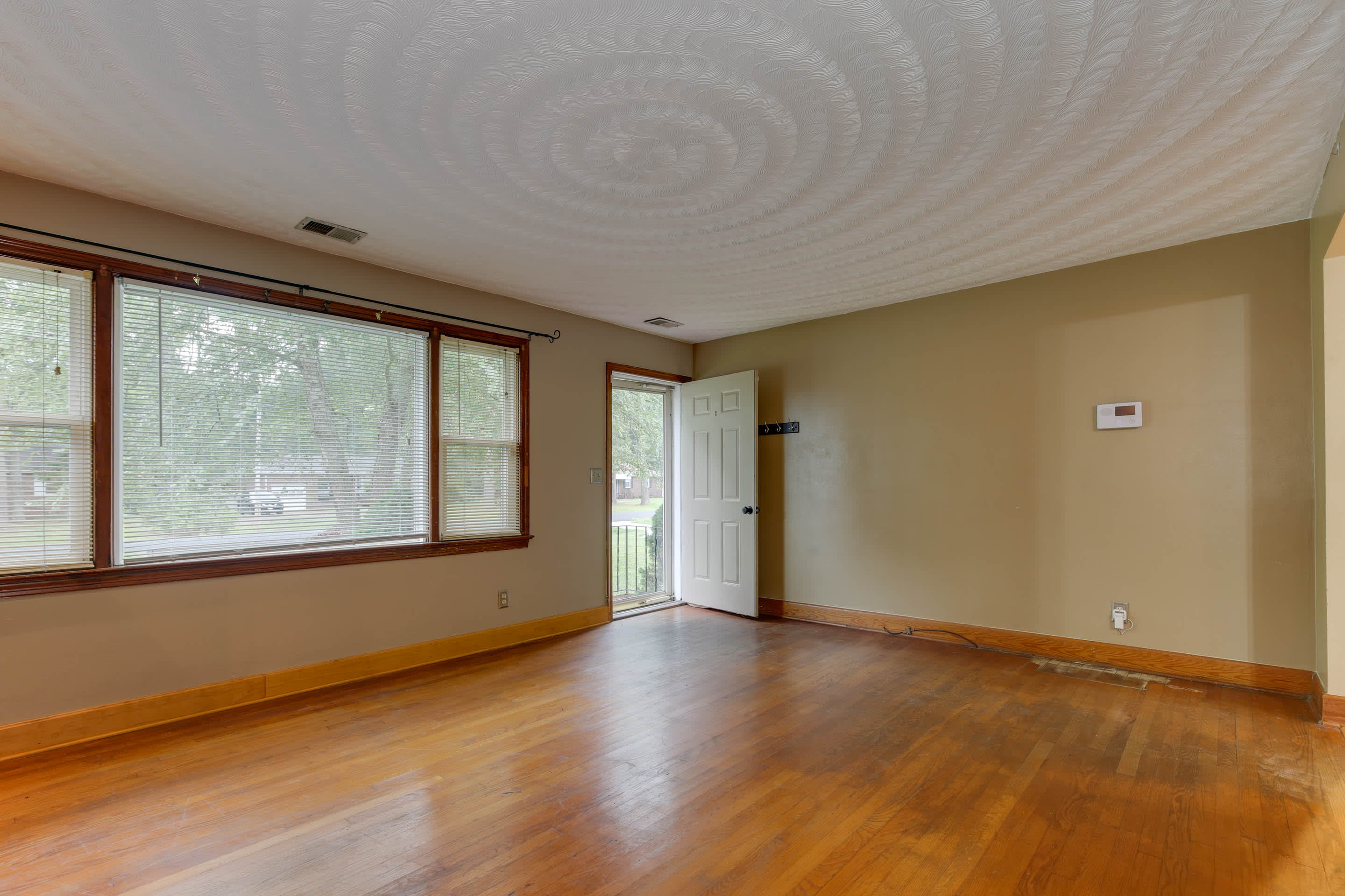 128 Mann Drive, 1 – photo 2