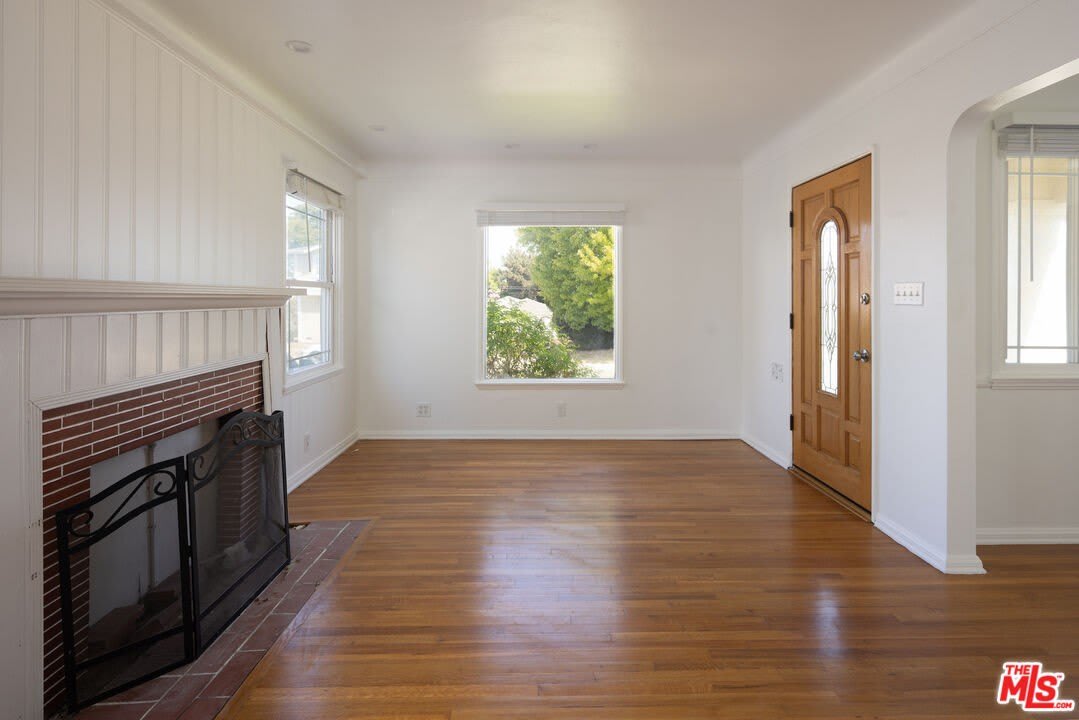 8333 Airlane Ave – photo 1