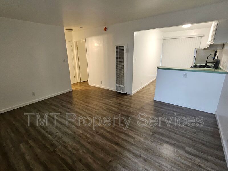 2619 West Acacia St. – photo 4