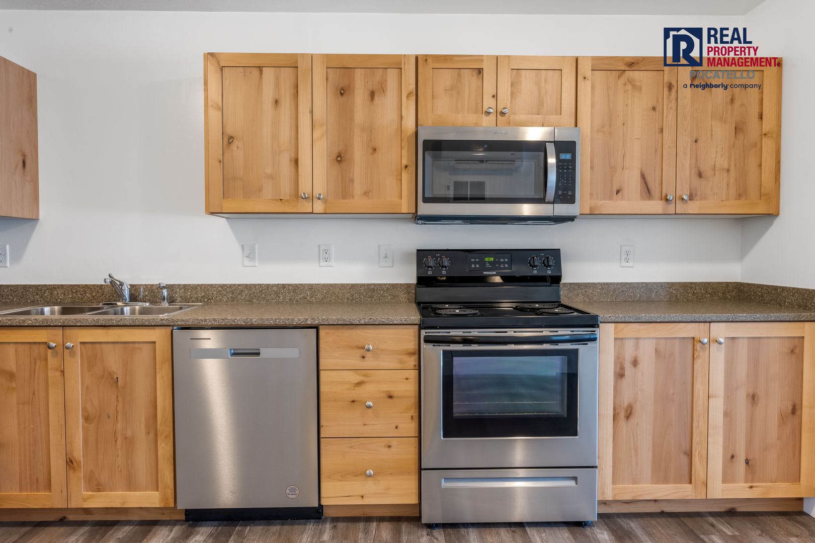 251 W Linden Bld. 11 – photo 3