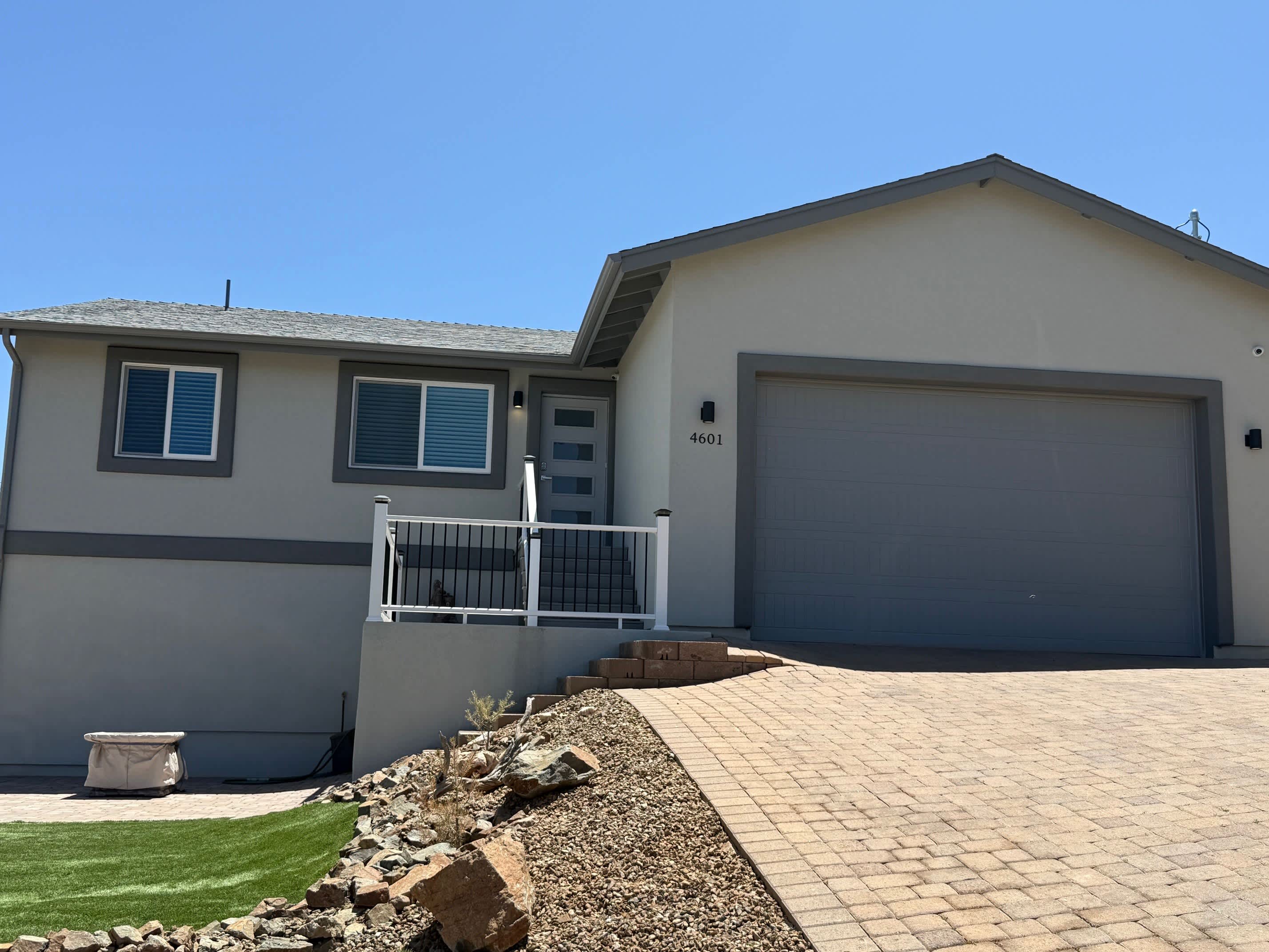 4601 East Robin Drive – photo 1