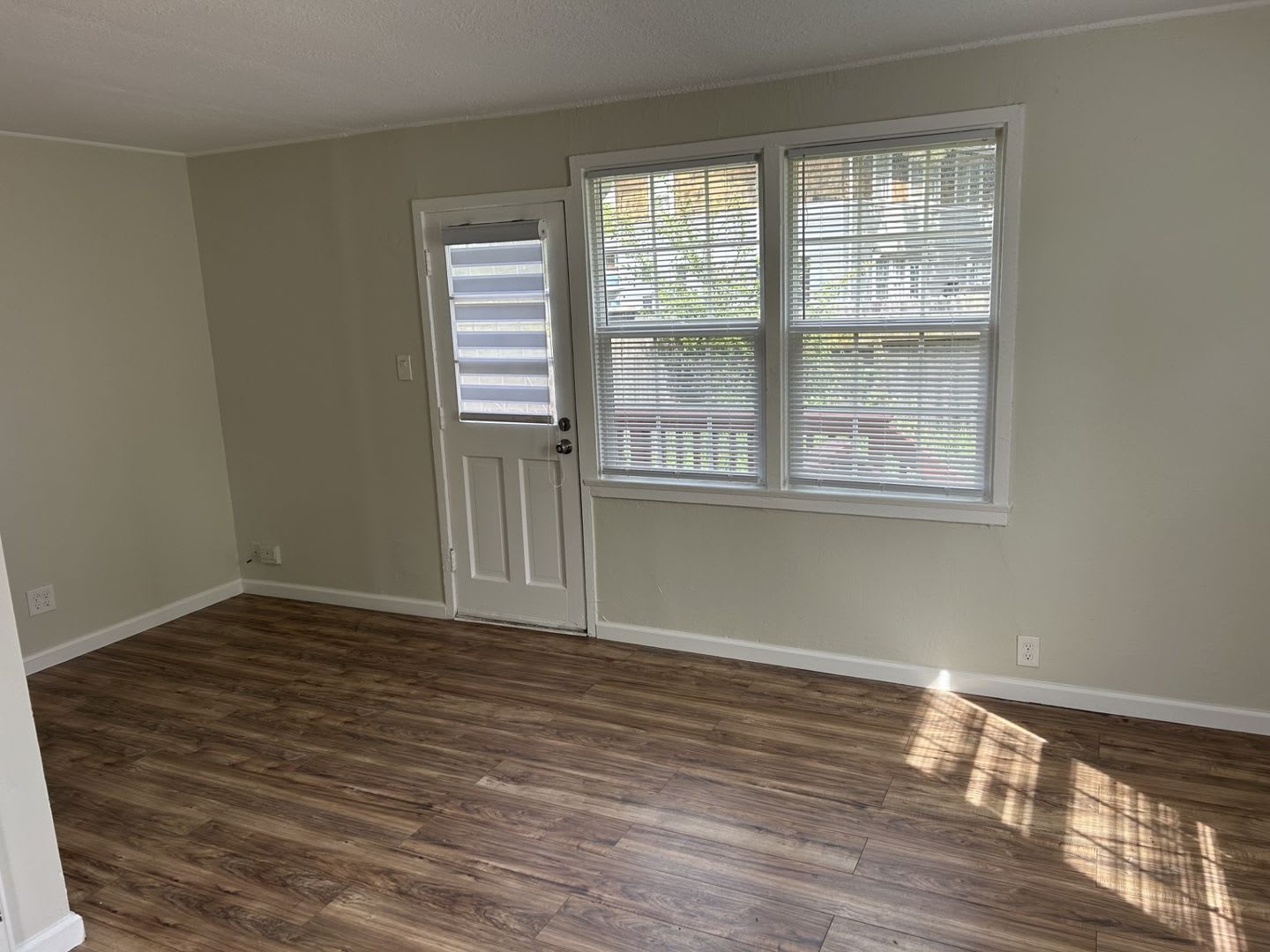 Lovely Two Story 3 Bedroom Unit – photo 5