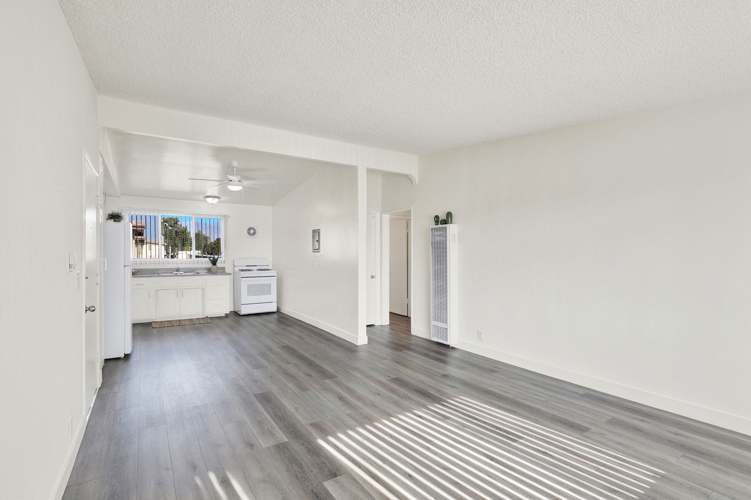 Serrano Apartments – photo 1