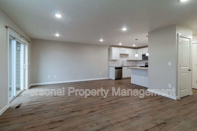 3810 Kauffman Ave – photo 3