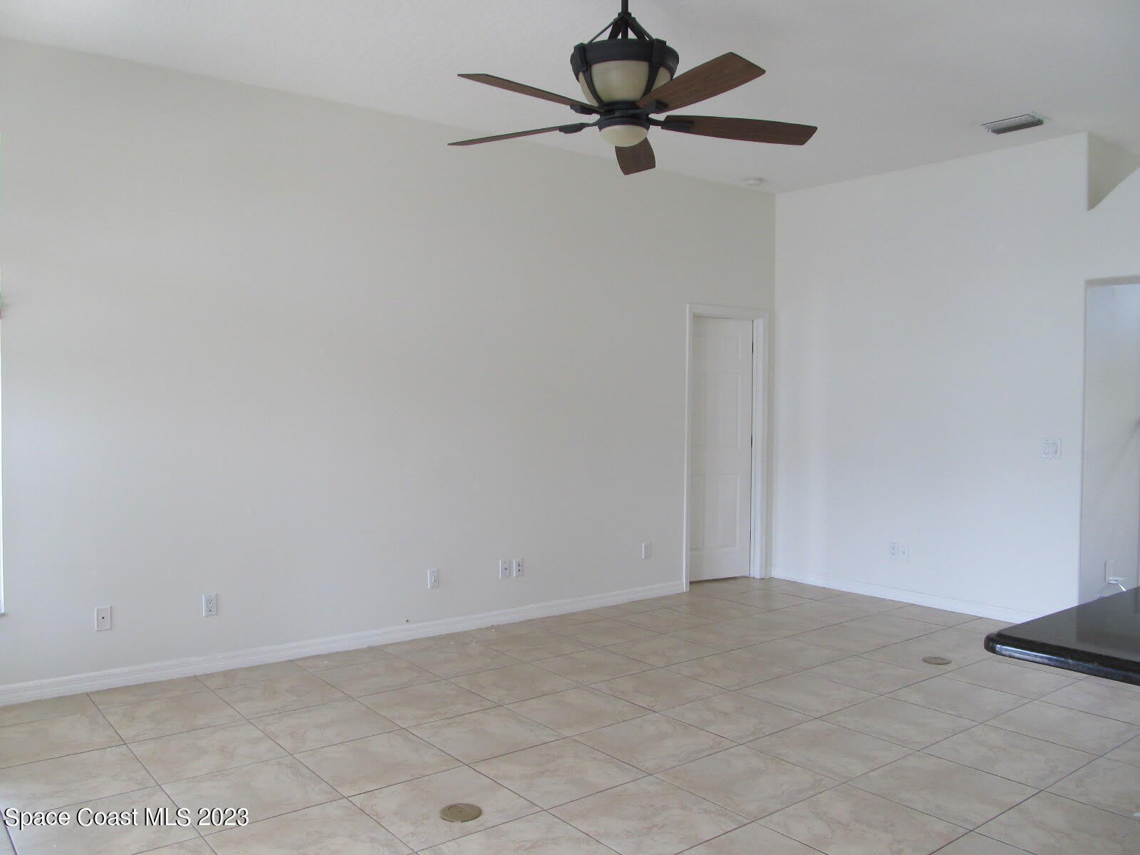986 Fostoria Drive – photo 4