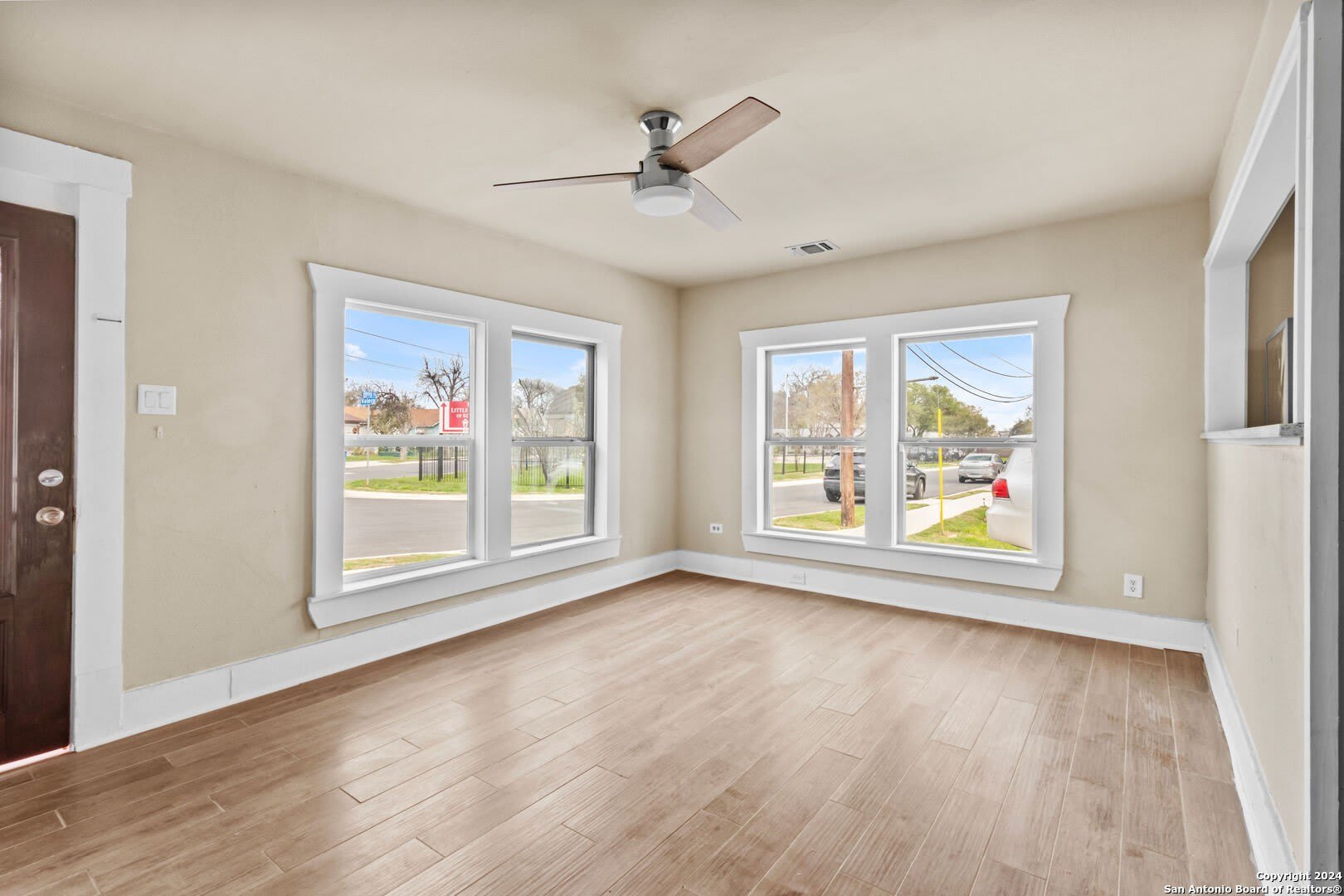 100 VALERO ST – photo 4