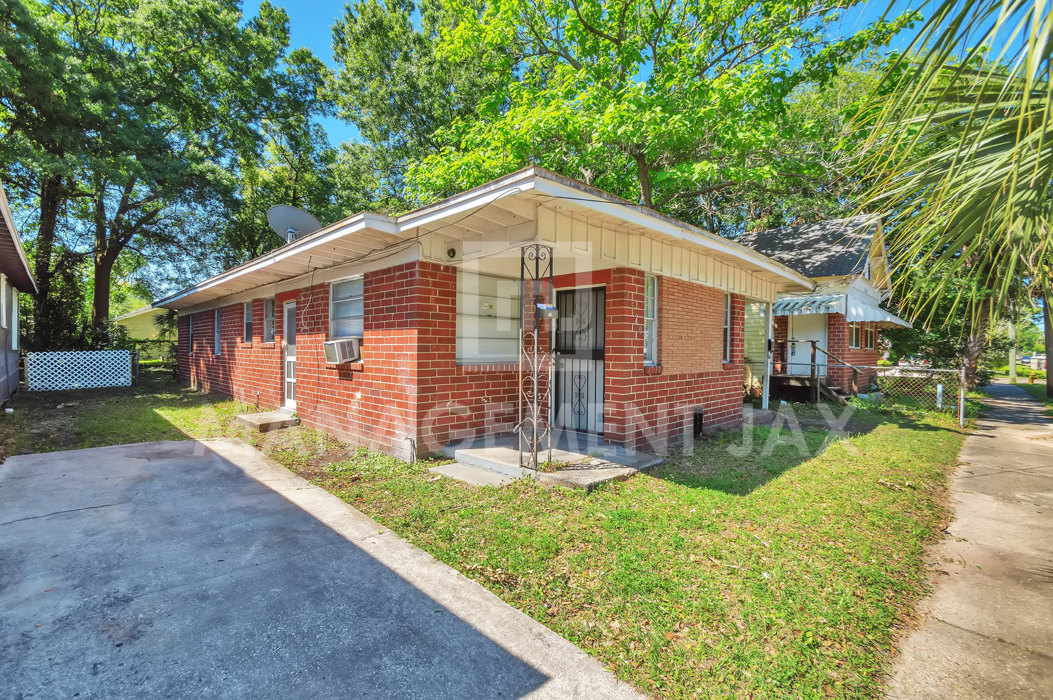 1520 West 25Th Street 1 – photo 1