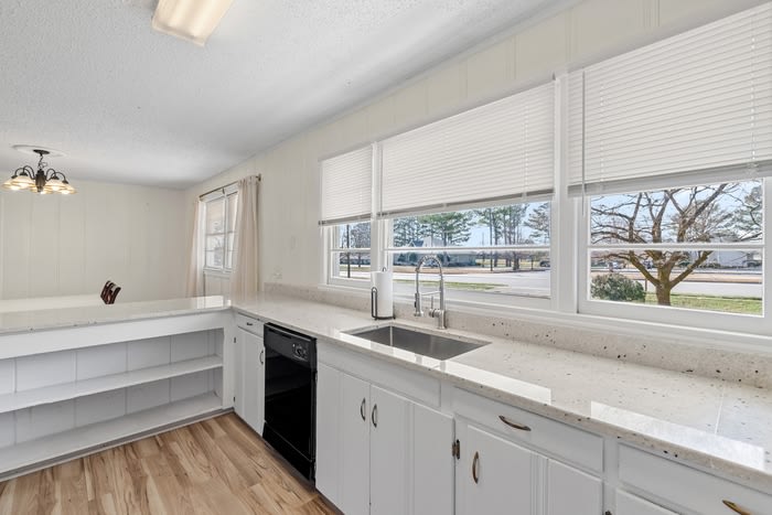 8009 Whitesburg Drive – photo 5