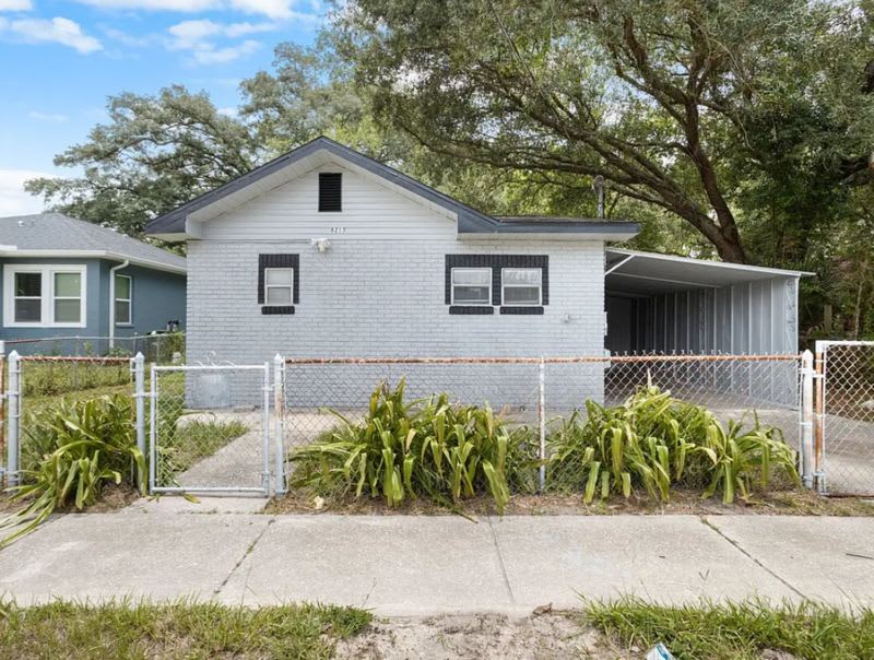 8213 North Elmer Street – photo 1