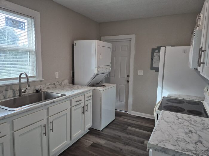 519 West 19th Street – photo 3