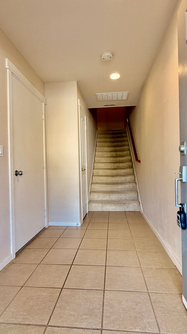 Spacious 2 Bed 2 5 Bath Lakemont Townhome With Greenbelt Views – photo 3