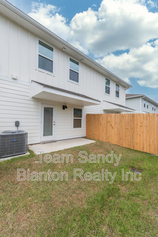 8706 Meadow Flower Lane – photo 3
