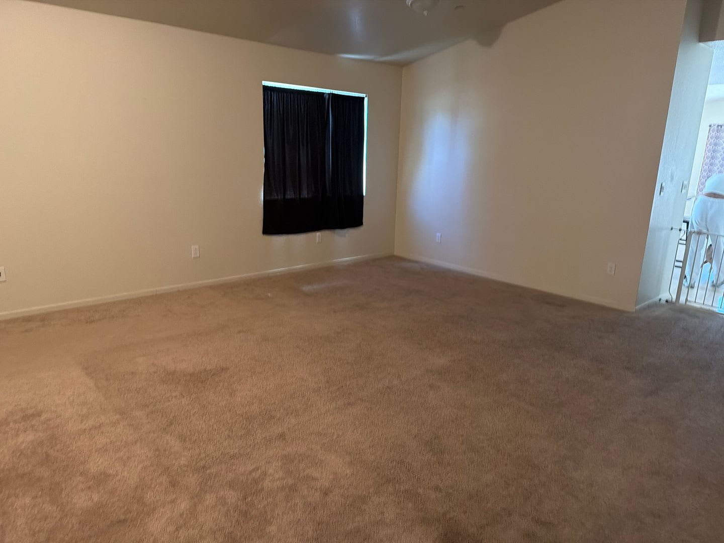 BEAUTIFUL SINGLE STORY HOME ON CORNER LOT – photo 2