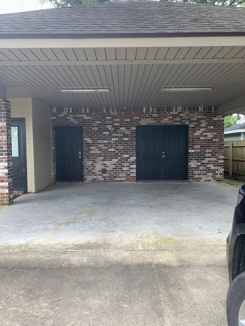 Custom Built 3/2 located in Lake Charles – photo 2
