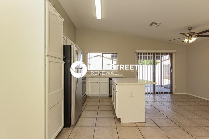 8818 West Loma Lane – photo 4