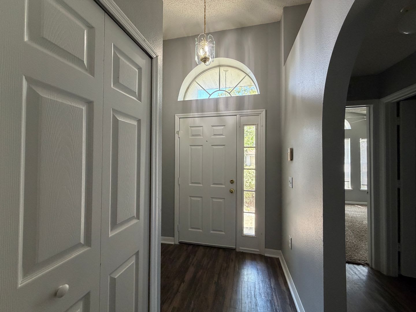 Beautiful Westside 3 Bedroom Home in Overland Park – photo 2