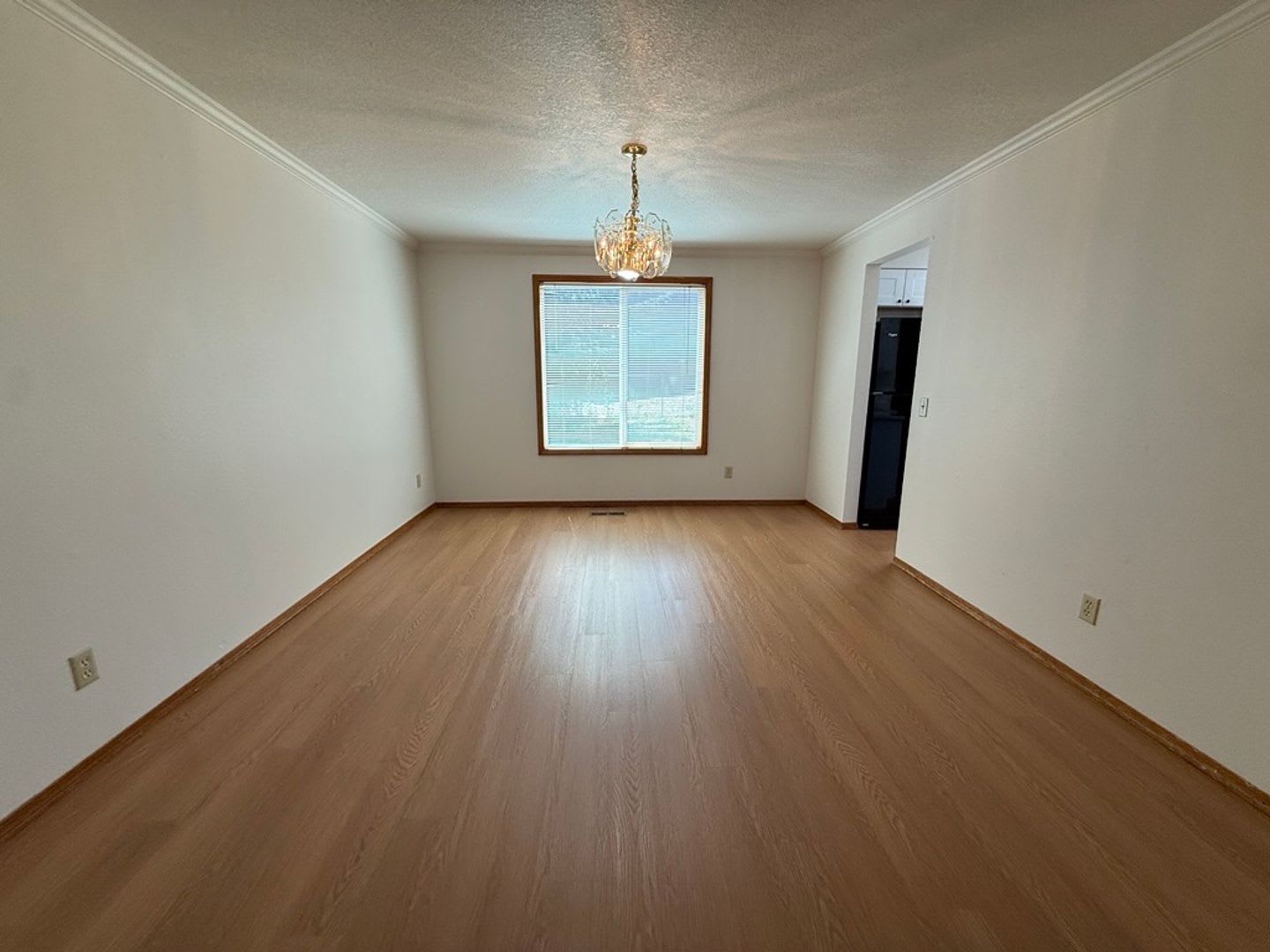 17040 SW Cambridge Drive ~ Newly Refreshed Home – photo 3