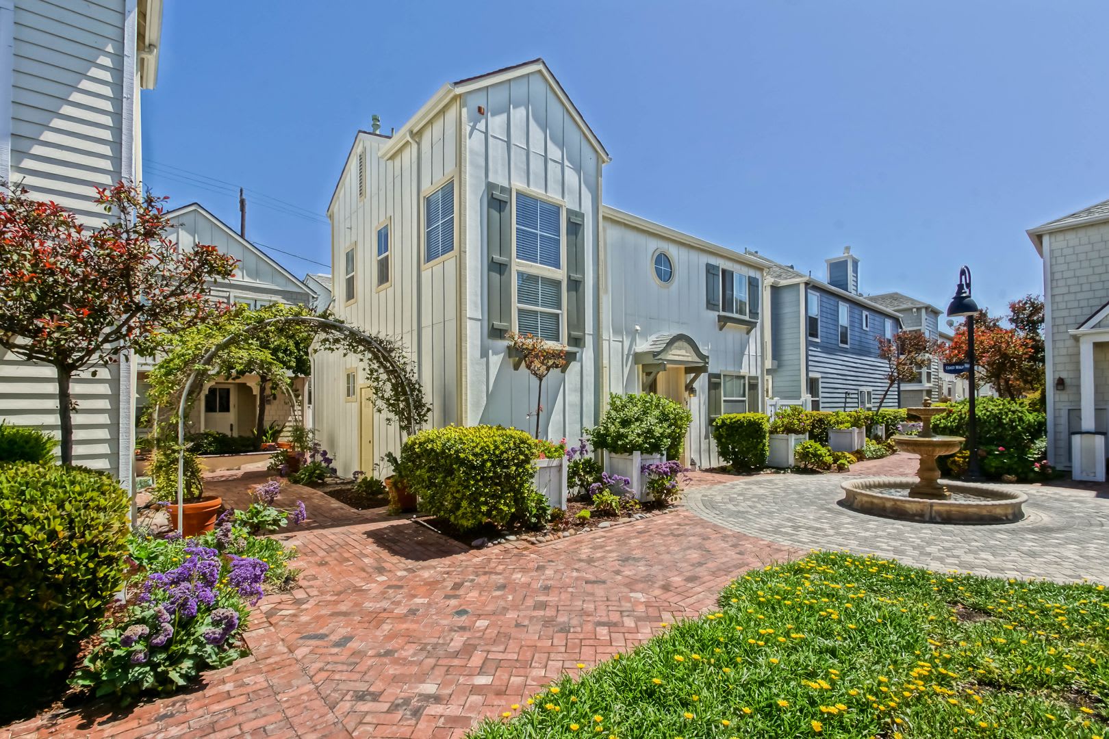 Beautiful Bright Airy 3Br2 5Ba Townhome On The Western Most Corner End Of The Exclusive 1800 Pch Community Above Restaurants Storefronts Just A Few Blocks To Hollywood Riviera Beach – photo 4