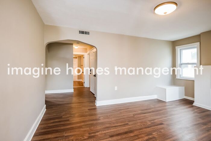 1469 Lakeland Avenue – photo 5