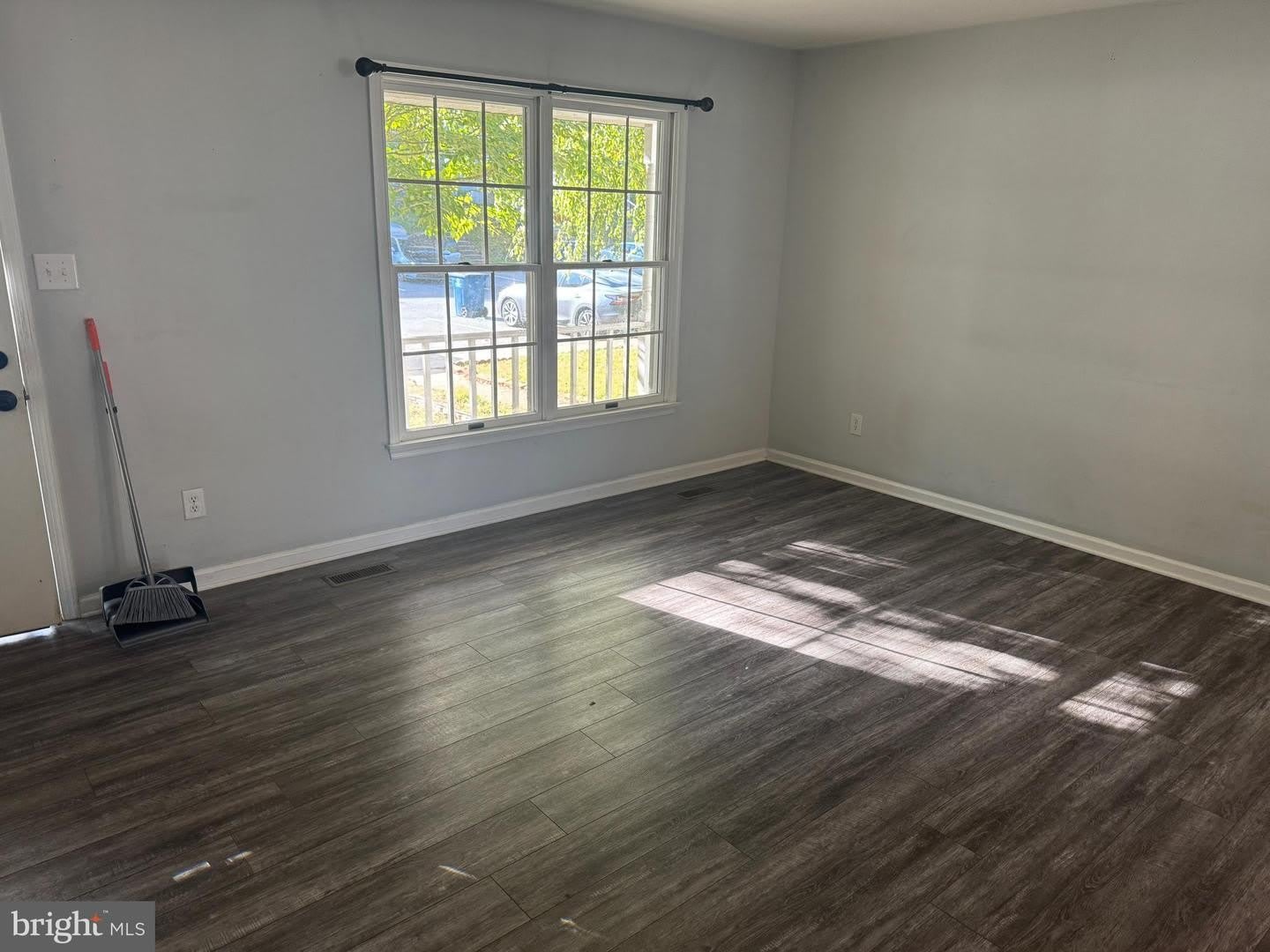 100 Cypress Dr – photo 2