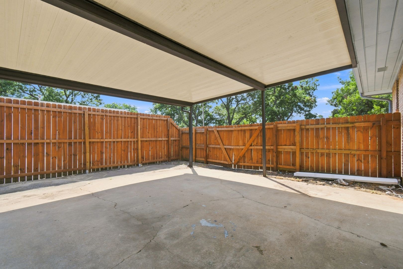 ONE OF A KIND BIXBY RENTAL WITH SPRAWLING YARD! MOVE IN READY! – photo 3