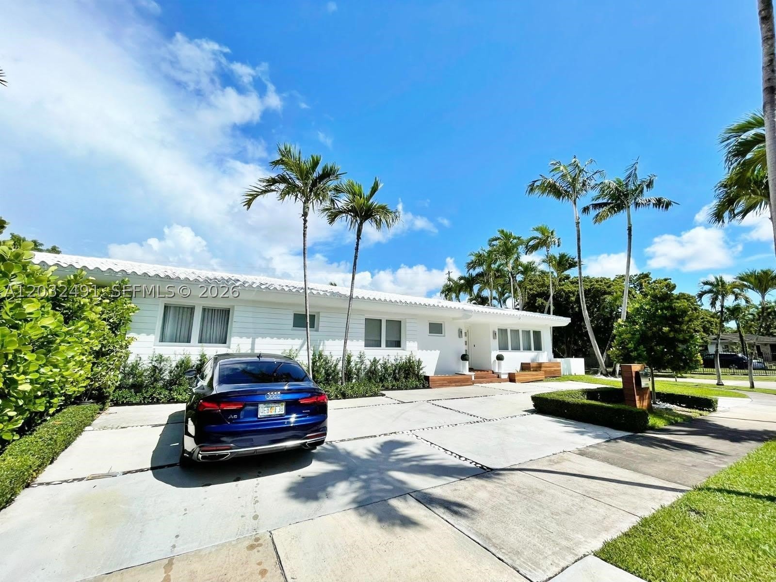 290 Shore Dr E – photo 2