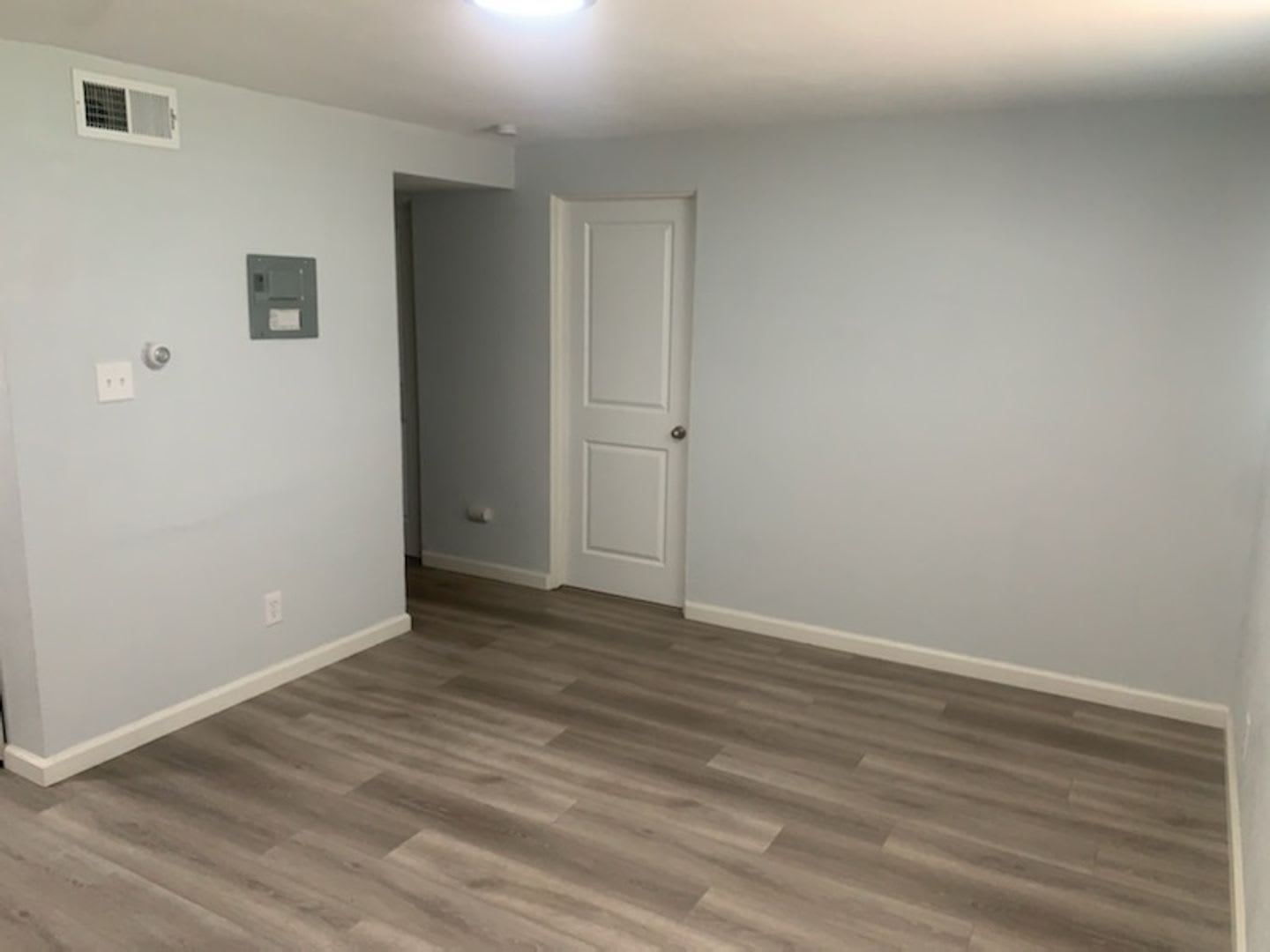 Beautifully Renovated 2 Bedroom In Aurora Near Stanley Marketplace Special – photo 4