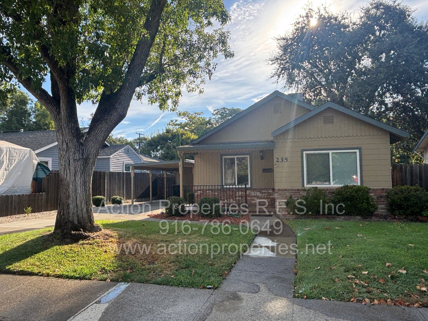 Action Properties R E S Inc Offering Central Roseville 3 Bedroom 2 Bathroom New Paint Gardner Pest Control – photo 1