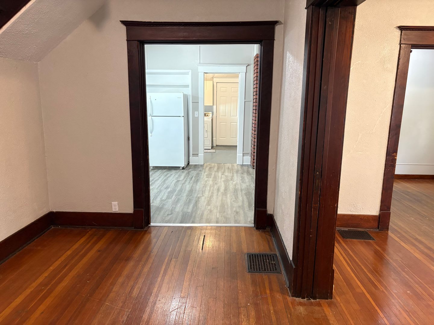 Three Bedroom 1 1/2 Bath Close to East Campus – photo 4