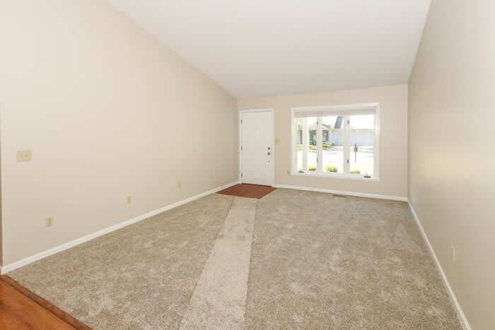 33 Rogers Road – photo 2