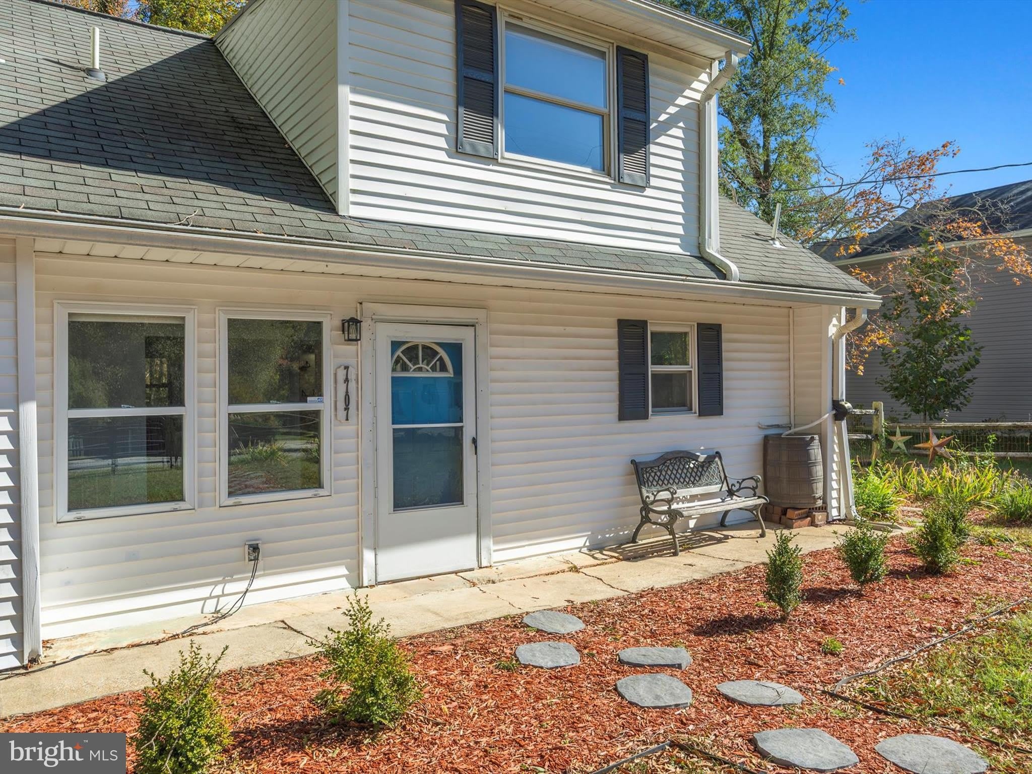 7707 WARSAW Avenue – photo 4