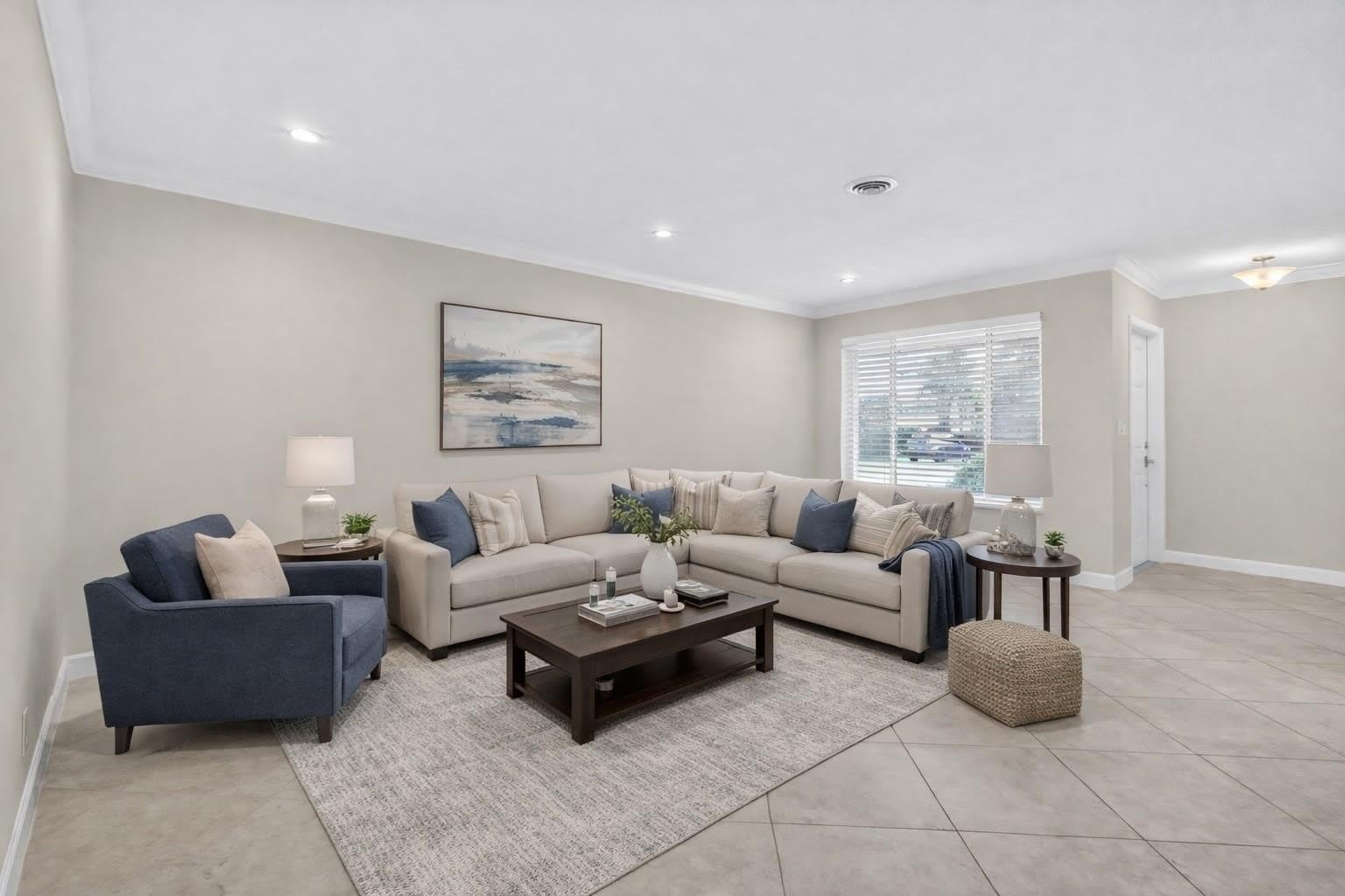 2125 NE 56th Court – photo 2