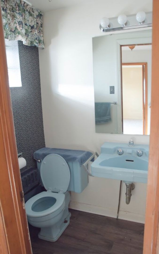 Spacious 5-bedroom, 3.5 near Ball State! Nice shed! Nice backyard! Off Street Parking! – photo 2