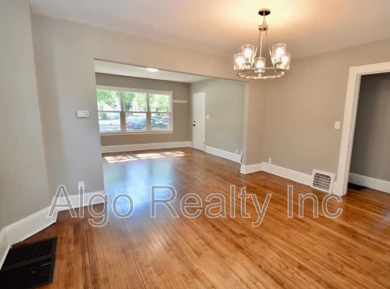 4239 Minnehaha Avenue 1 – photo 3