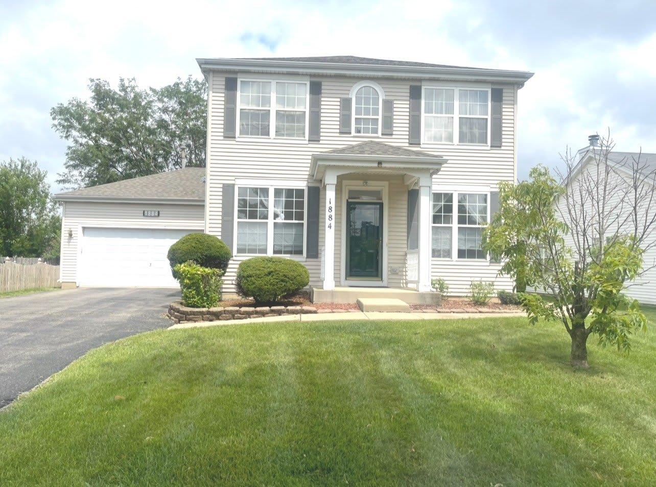 1884 FESCUE Drive – photo 1