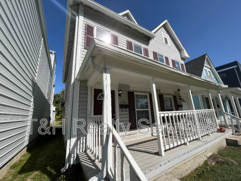 2114 Woodlawn Avenue – photo 5