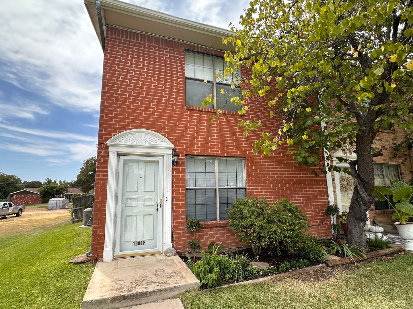 Updated 3 bed 2.5 bath townhome with private patio and 2 car garage – photo 2