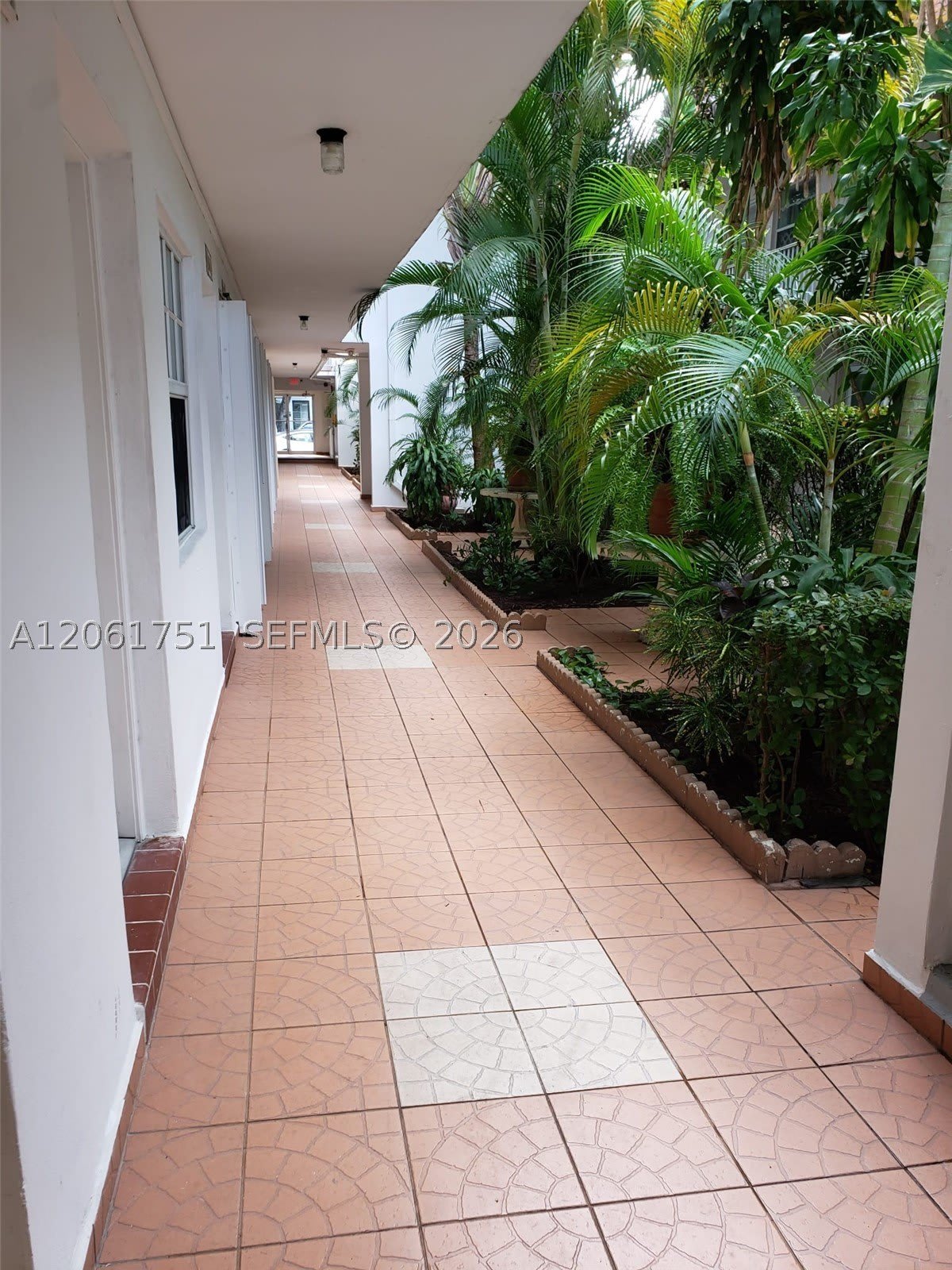 525 Meridian Ave – photo 3
