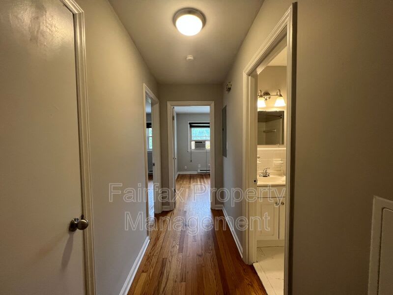 1931 Morehead Avenue – photo 5