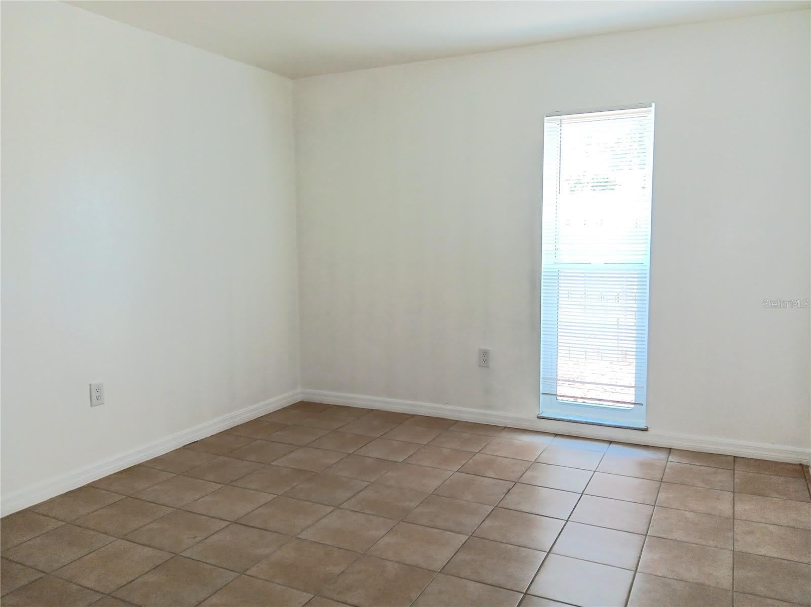 885 BELTREES Street – photo 3